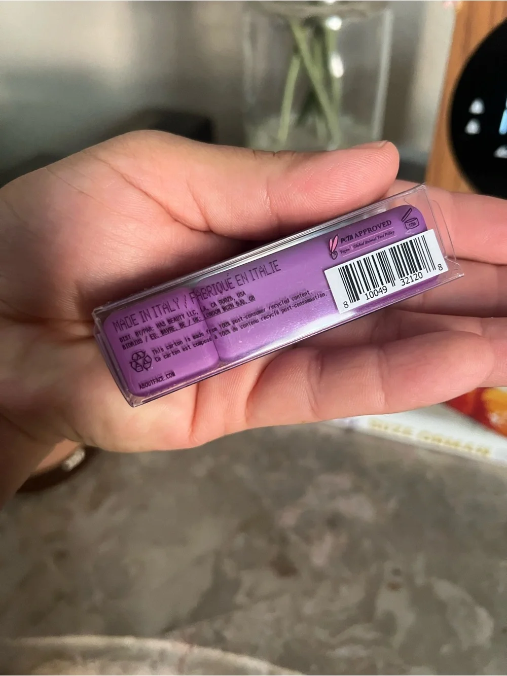 about-face  Matte Fluid Eye Paint